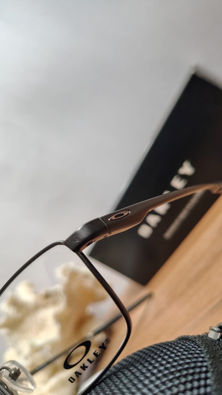 Montura Oakley