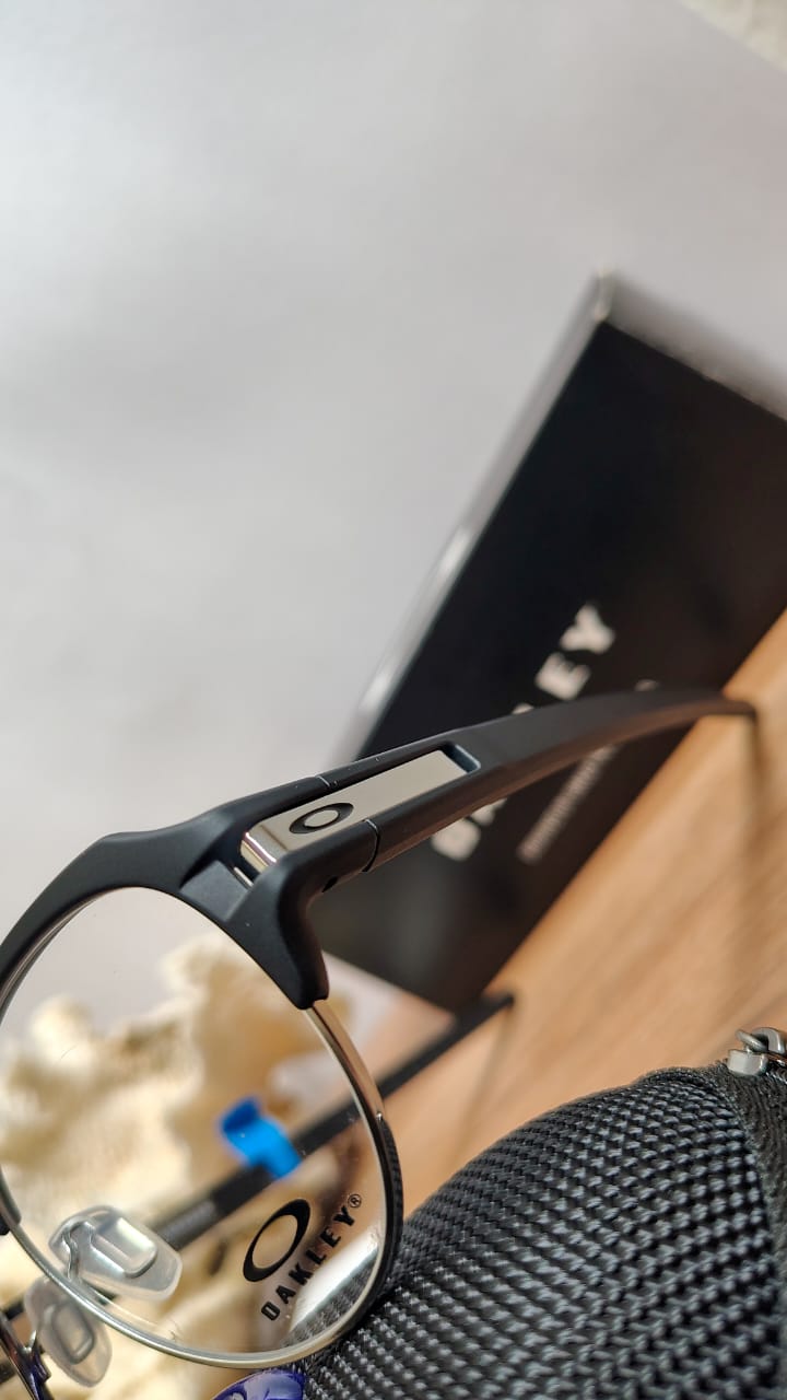 Montura Oakley
